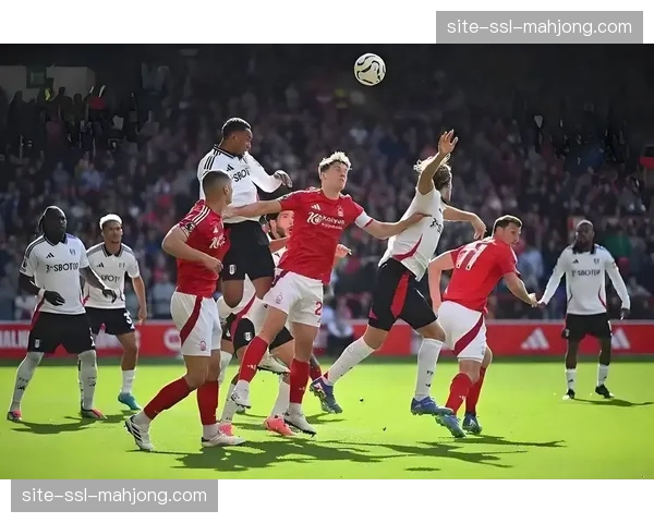 斯特拉斯堡2-0力克里尔，埃梅加双响助队稳居前列