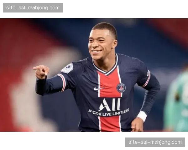 巴黎郊区业余联赛引入“精准传中挑战赛”，吸引数百青少年参与